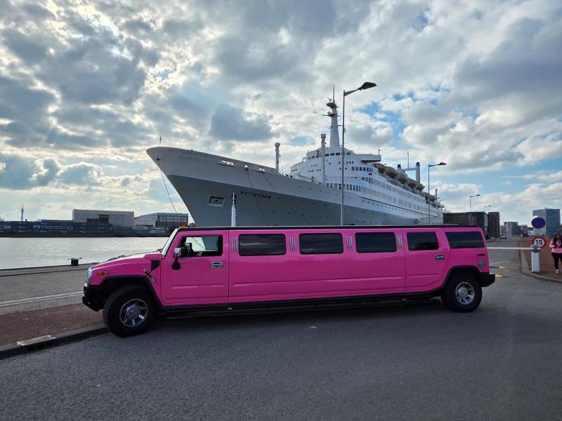 Molimo Hummer H2 roze Limousine