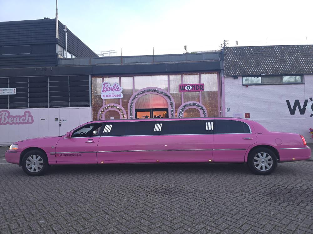 Molimo Lincoln roze Limousine